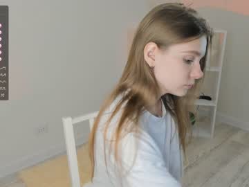 girl
        arky_b1y cam image #2449426
