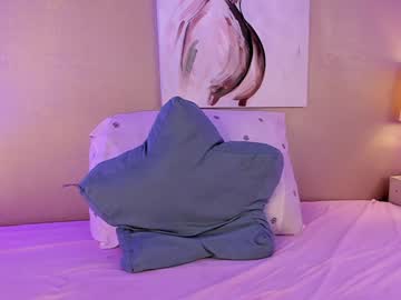 girl
        leila_meow cam image #4861553