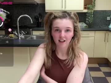 girl
        lucydelovely cam image #1194886