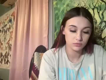 girl
        fairygirlcait cam image #3977251