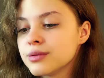 girl
        a_whole_eternity cam image #4082621
