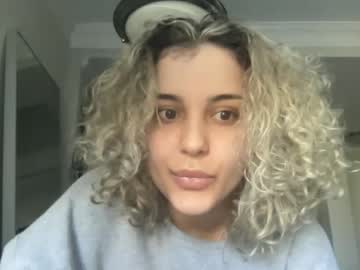 girl
        mercijane cam image #1022914