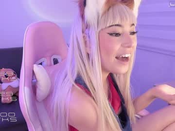 girl
        ashleycat9 cam image #1270362