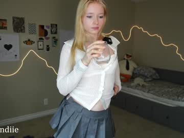 girl
        bestblondiiecb cam image #6439434