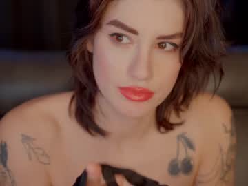 girl
        aynmarie cam image #234872