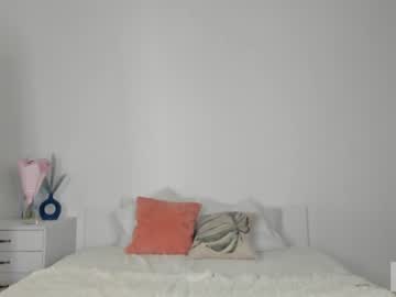 girl
        violetta_finch cam image #4197634