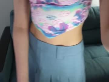 girl
        juliabeng1 cam image #6166729