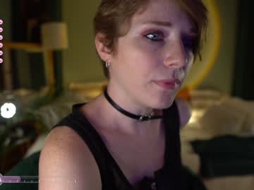 girl
        _the_sun_ cam image #4788699