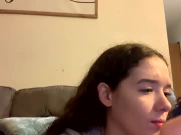 girl
        kylieexoxoxo2432 cam image #3259307