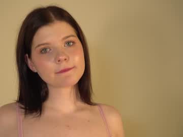 girl
        softpetalcharm cam image #5193082