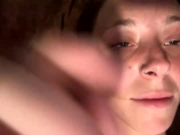 girl
        ittybaby321 cam image #4742946