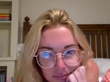 girl
        lulu22199 cam image #4661154
