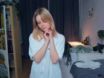 girl
        intimacy_scene cam image #4369376
