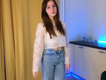 girl
        lorabeam cam image #4075017
