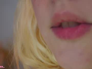 girl
        little_anitta cam image #6793257