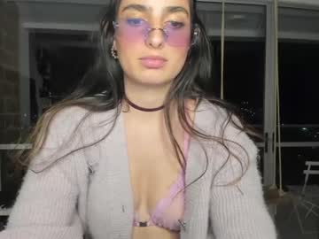 girl
        hollyshit_ cam image #2642457