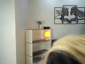 girl
        pollycilley cam image #4892396