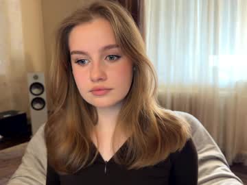 girl
        cute_siberian_girl cam image #6299460