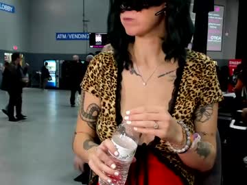girl
        greydesire69 cam image #5332424