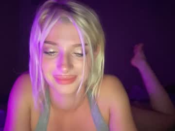girl
        thtqunt cam image #2605851