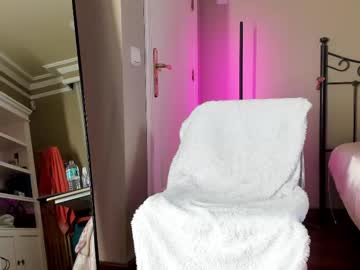 girl
        mazeekiin cam image #6096096
