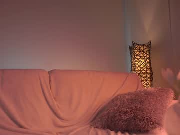 girl
        mystikei cam image #2278359