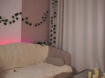 girl
        edithgalpin cam image #5847506