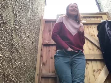 girl
        eatmypie69 cam image #3471171