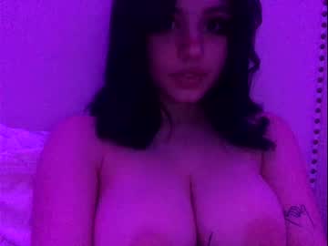 girl
        camirxsee cam image #4159756