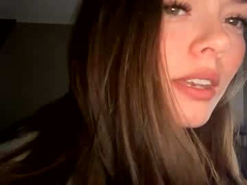 girl
        emersoncane cam image #305526