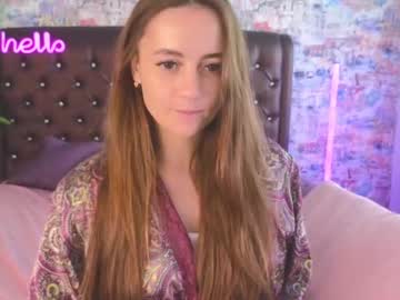 girl
        angelina_new cam image #4912495