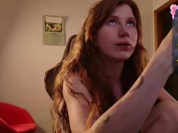 girl
        pathos_of_things cam image #6337725