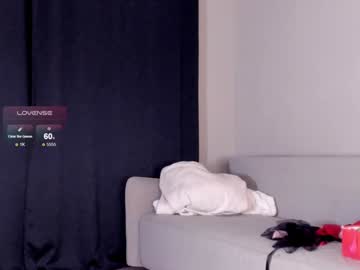 girl
        hee_jeen cam image #4370310