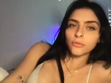 girl
        laurenhamden cam image #3404474