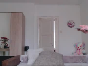 couple
        sexaddictcouple1 cam image #640329