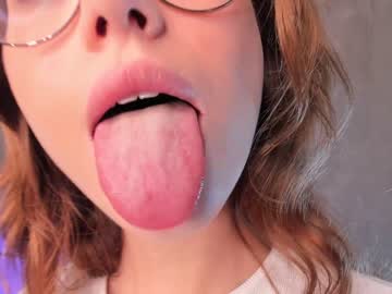 girl
        olivia_madyson cam image #2422142