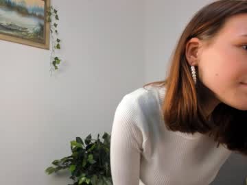 girl
        edlingise cam image #4906220