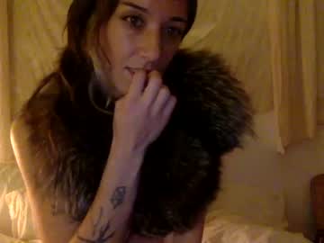 girl
        vermontpears cam image #1176630