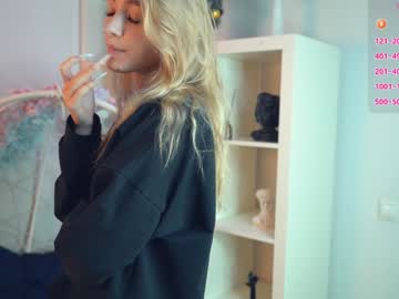girl
        moiragrise cam image #5575113