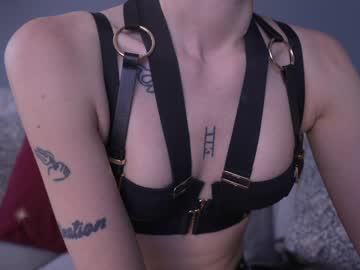girl
        auddicted cam image #2018994