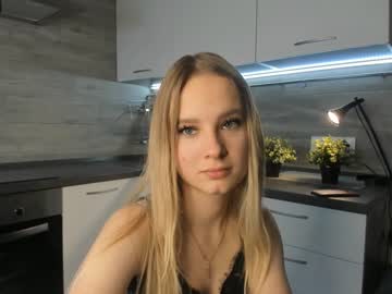 girl
        margaretwilkinson cam image #2970785