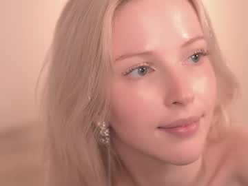 girl
        my_stella cam image #6982070