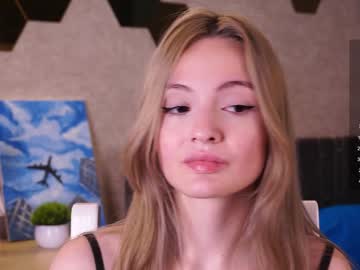 girl
        esmeblond cam image #4752024