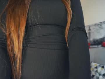 girl
        zarabeamer cam image #6798536