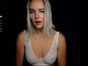 girl
        beverly_hillls cam image #3162562