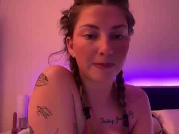 girl
        addiebauer cam image #6277732