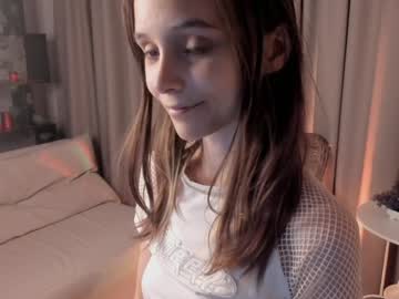 girl
        guineverecrenshaw cam image #4794254