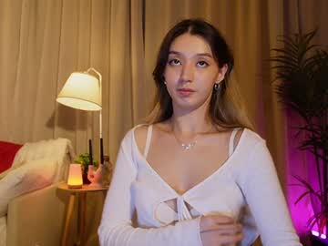 girl
        sarasuo cam image #6524058