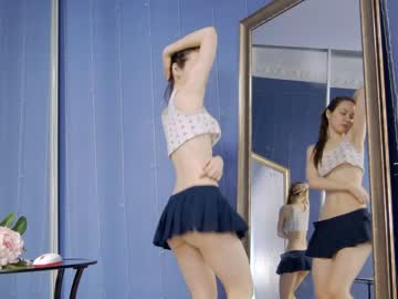 girl
        kriskras__ cam image #1321854