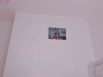 girl
        alexaworld cam image #6071175